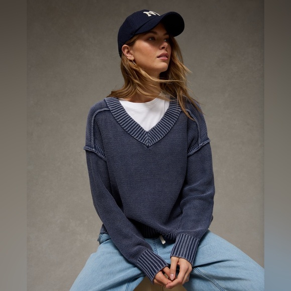 American Eagle Outfitters Sweaters - Long Weekend VNeck Sweater